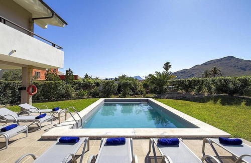 Puerto de Pollensa Villa | Modern Villa - A/C, Private Pool, 15 mins walk to the centre of Port de Pollensa and the Beach!
