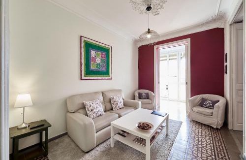 L'Antiga Esquerra de l'Eixample Apartment | Modern Villa in Eixample with Sea Near