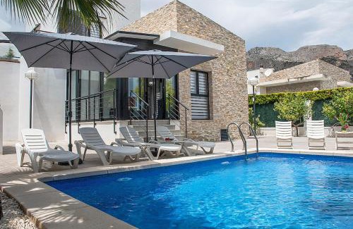 Polop Villa | Modern villa with a private pool