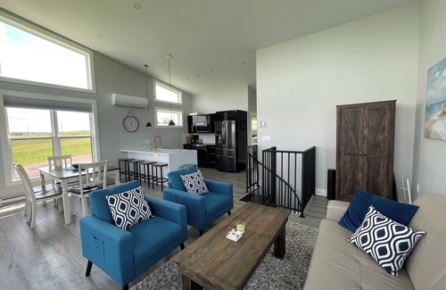 Bayview Cottage | Modern Water Front Cottage Close To Cavendish Beach!