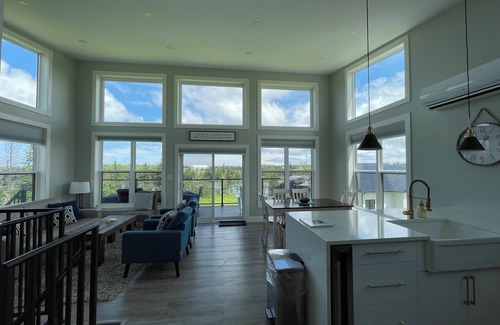 Bayview Cottage | Modern Water Front Cottage Close To Cavendish Beach!