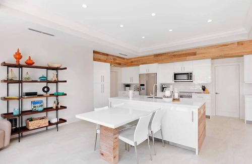 Lighthouse Point Villa | Modern Waterfront Home w/Heated Pool, Avocado Tree