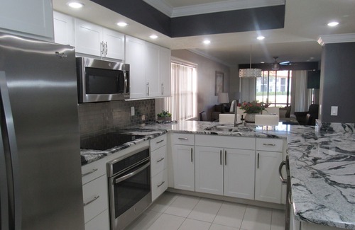 South Bradenton Condo | Modern Waterfront Condo! Pools~Lanai~Free WiFi. By IMG~Beaches~AMI~Restaurants.