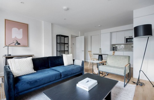 Waterloo Apartment | Modern Waterloo 1BR w/open plan on Lower Marsh, by Blueground