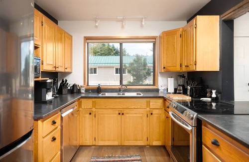 Regional District of Nanaimo House | Modern West Coast inspired home with outdoor sauna & shower-Steps from the ocean