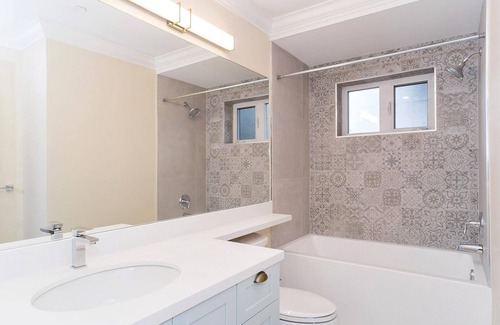 West Side House | Modern West Side 3 Bedroom Duplex