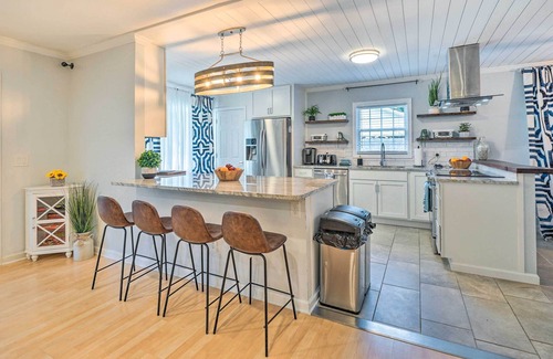 Ogden House | Modern Wilmington Getaway ~ 6 Miles to Beaches!