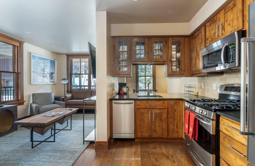 Telluride Condo | Modern Winter Condo By InvitedHome | Downtown, Mountain Views, Walk to Ski