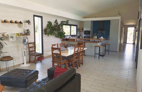 Hourtin House | Modern wooden villa with swimming pool