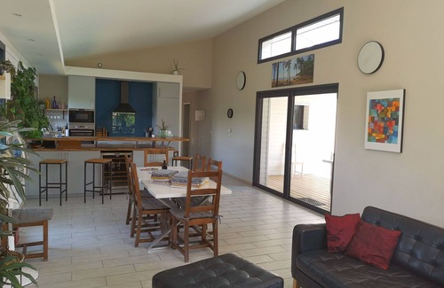 Hourtin House | Modern wooden villa with swimming pool