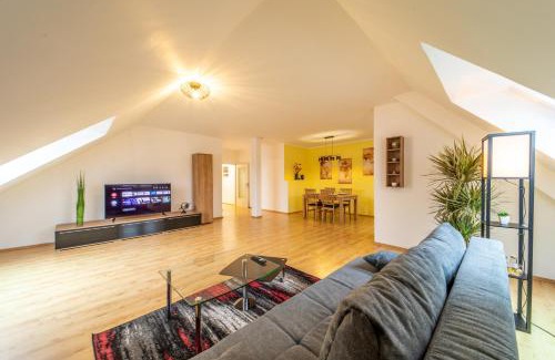 Coburg Apartment | Moderne Dachgeschosswohnung - Parkplatz - Waschmaschine