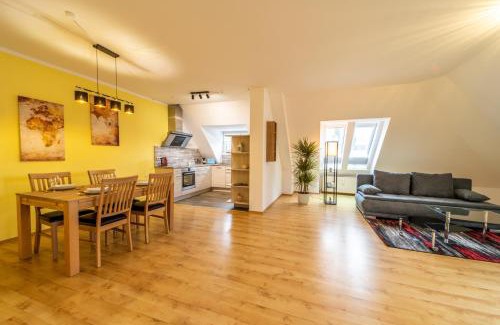 Coburg Apartment | Moderne Dachgeschosswohnung - Parkplatz - Waschmaschine