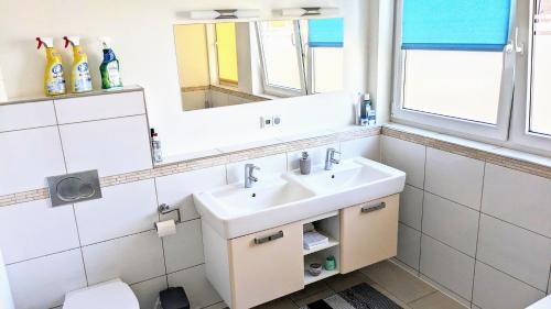Langenfeld Apartment | Moderne Einliegerwohnung am Wald