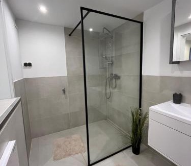 Bodenwerder Apartment | Moderne Ferienwohnung mit guter Ausstattung und Self checkin