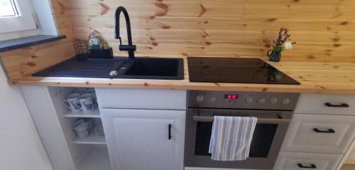 Karlshagen Apartment | Moderne Souterrain Ferienwohnung im Zentrum von Karlshagen