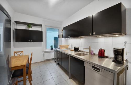 Celle Apartment | Moderne Wohnung mit Badewanne und Küche