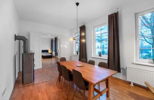 Celle Apartment | Moderne Wohnung mit Badewanne und Küche