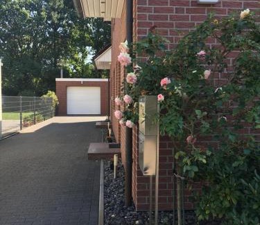 Seelhorst Apartment | Modernes Stadthaus 100qm Parkplatz Bad&Dusche Küche