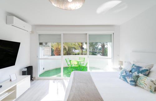 Urbanizacion Marbessa Apartment | Moderno estudio y piscina a 50 metros de la playa