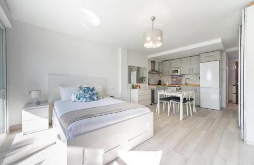 Urbanizacion Marbessa Apartment | Moderno estudio y piscina a 50 metros de la playa