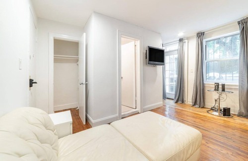 Clinton Hill Apartment | Modest Apartment #1410
