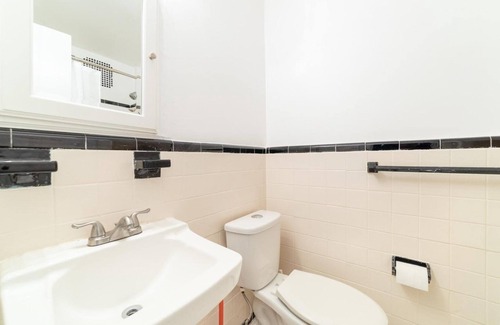 Clinton Hill Apartment | Modest Apartment #1410