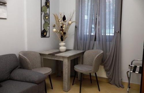 Ano Poli Apartment | Moet Apartment free private parking