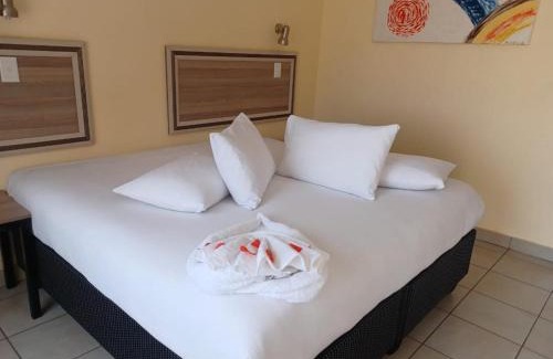 Polokwane Hotel | Mogale Royal Gardens