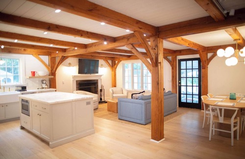 Cornwall House | Mohawk Mountain Retreat: 5 Mins to Skiing
