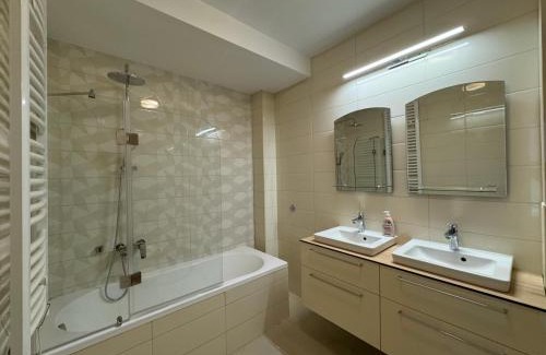 Savski Venac Apartment | Moka