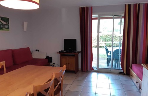 Moliets-et-Maa Apartment | Moliets apartment residence with swimming pool sleeps 6 from 300,00€
