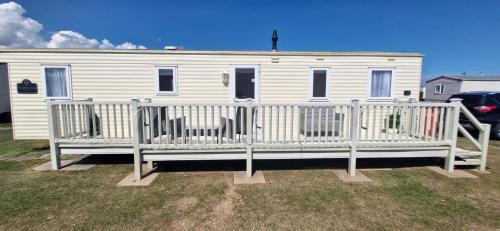 Ingoldmells House | MOLLIES DEN 3 8 Berth 3 bedroom Waterside Leisure Park INGOLDMELLS