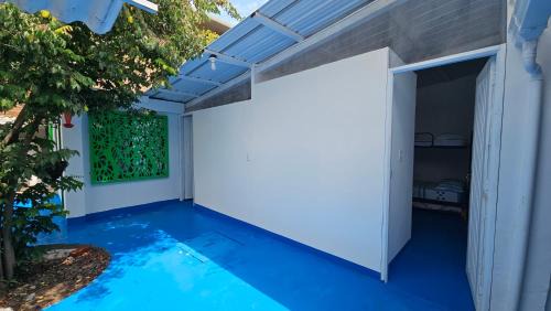 Cali Apartment | Mom's Apartment Family Business