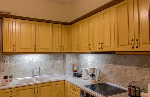 Corfu Town Apartment | Mon Repos Elegant rennovated apt, 5 min to the sea