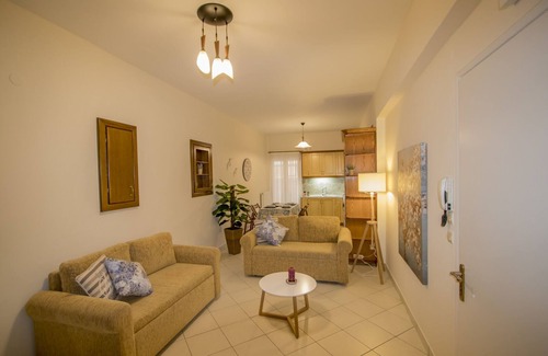 Corfu Town Apartment | Mon Repos Elegant rennovated apt, 5 min to the sea