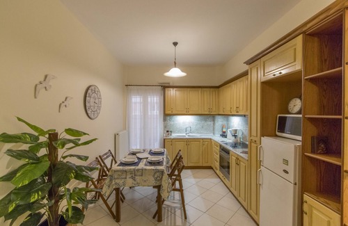 Corfu Town Apartment | Mon Repos Elegant rennovated apt, 5 min to the sea