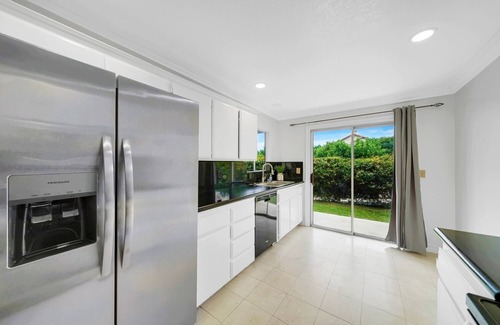 Monarch Beach Condo | Monarch Vistas - Sleek & Modern! Ocean Views! Walk to Beach! Pool! STR23-0052