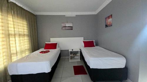 Nkowankowa House | Monavy Riverside Hotels in Tzaneen
