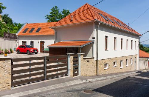 Veszprem Apartment | Monbuhim Premier
