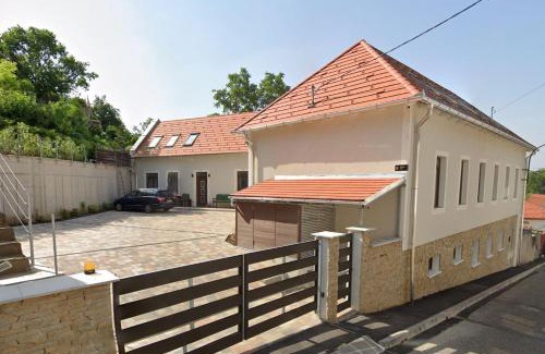 Veszprem Apartment | Monbuhim Premier