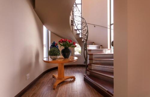 Parys House | Monet House