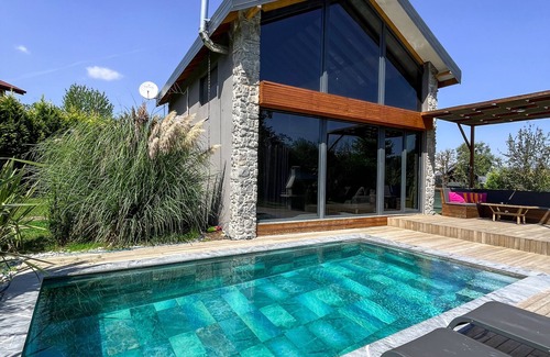Masukiye Ski Chalet | Monk Livingspace