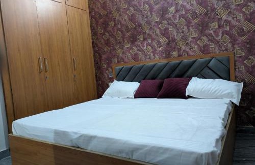 Jaipur District House | Monk stay