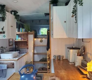 Helston Other | Monroe Horsebox Glamping