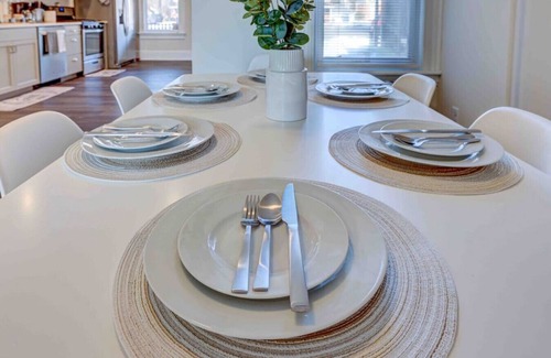 Stroudsburg House | Monroe22 · BrickStone Lodge-Boho Style home near Main St-B