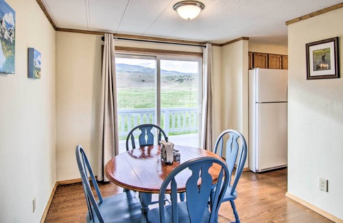 Emigrant Apartment | Montana's Emigrant Peaks Getaway: Apt w/Amenities