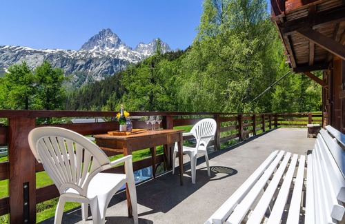 Chamonix-Mont-Blanc Ski Chalet | MontBlanc Alpine Ski & Sauna Retreat, Le Tour (Argentière), France