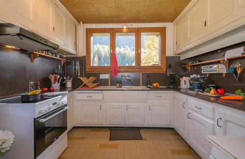 Chamonix-Mont-Blanc Ski Chalet | MontBlanc Alpine Ski & Sauna Retreat - Happy Rentals