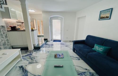 Montescaglioso House | Monte Bello Suites