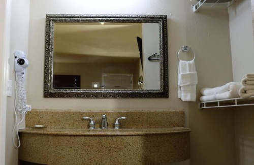 Kissimmee Hotel | Monte Carlo Inn- Near Disney